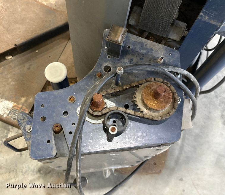 image for item ML9121 Lantech Q-200  shrink wrap machine