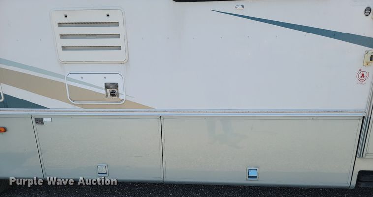 image for item ML9517 2002 Holiday Rambler Vacationer  RV