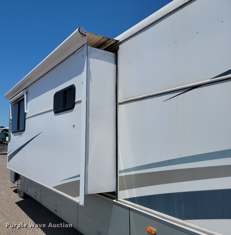 image for item ML9517 2002 Holiday Rambler Vacationer  RV