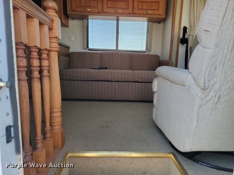 image for item ML9517 2002 Holiday Rambler Vacationer  RV