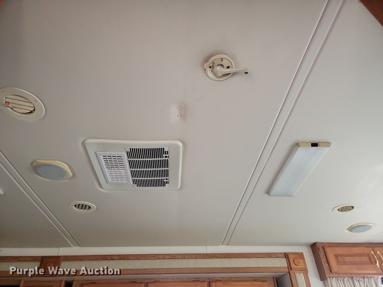 image for item ML9517 2002 Holiday Rambler Vacationer  RV