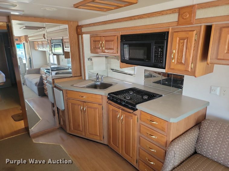 image for item ML9517 2002 Holiday Rambler Vacationer  RV