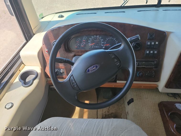 image for item ML9517 2002 Holiday Rambler Vacationer  RV