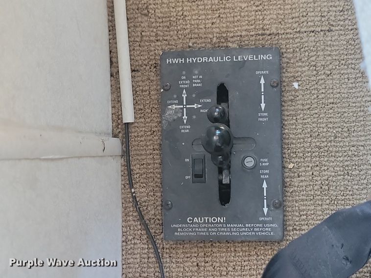 image for item ML9517 2002 Holiday Rambler Vacationer  RV