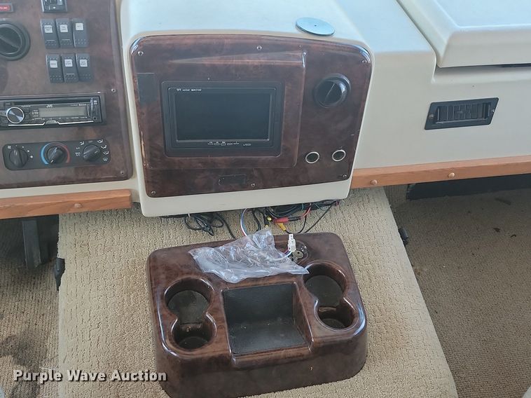 image for item ML9517 2002 Holiday Rambler Vacationer  RV