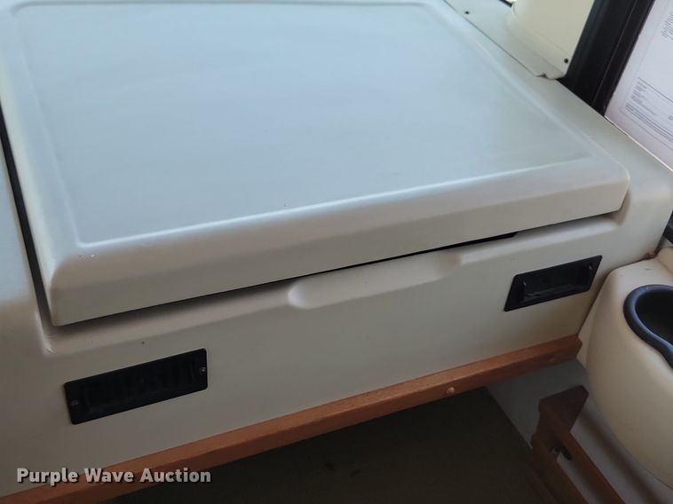 image for item ML9517 2002 Holiday Rambler Vacationer  RV