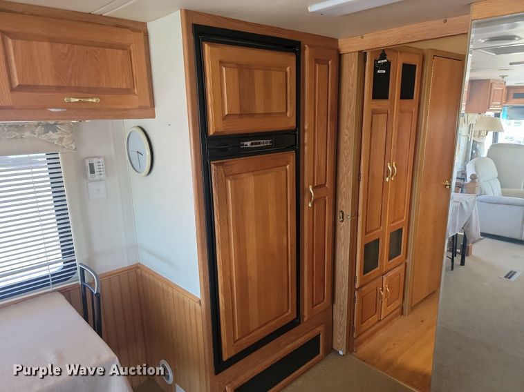 image for item ML9517 2002 Holiday Rambler Vacationer  RV