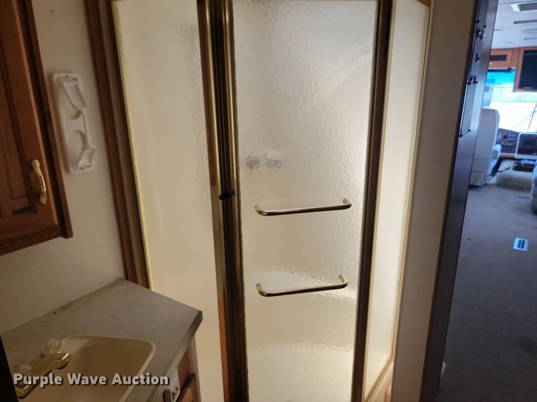 image for item ML9517 2002 Holiday Rambler Vacationer  RV