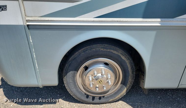 image for item ML9517 2002 Holiday Rambler Vacationer  RV