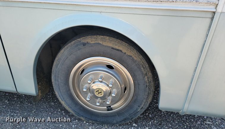 image for item ML9517 2002 Holiday Rambler Vacationer  RV