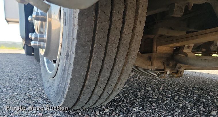 image for item ML9517 2002 Holiday Rambler Vacationer  RV