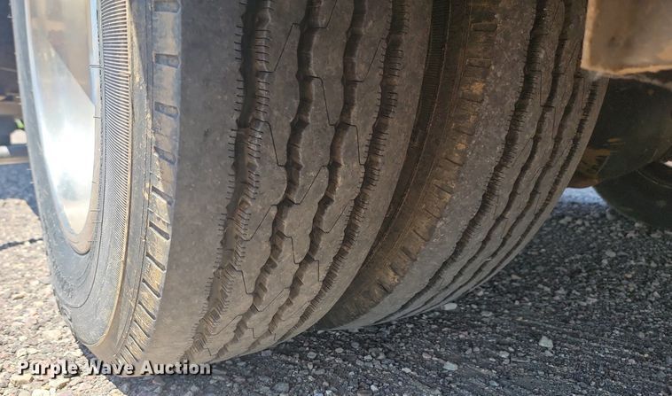 image for item ML9517 2002 Holiday Rambler Vacationer  RV