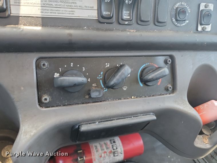 image for item ML9519 2018 Freightliner Business Class M2  box truck