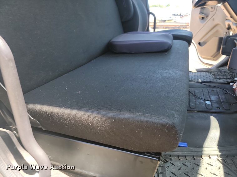 image for item ML9519 2018 Freightliner Business Class M2  box truck