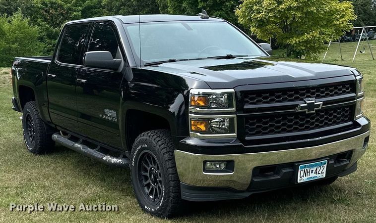 image for item MQ9338 2015 Chevrolet Silverado 1500  Crew Cab pickup truck