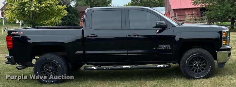 image for item MQ9338 2015 Chevrolet Silverado 1500  Crew Cab pickup truck