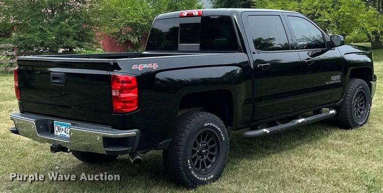 image for item MQ9338 2015 Chevrolet Silverado 1500  Crew Cab pickup truck