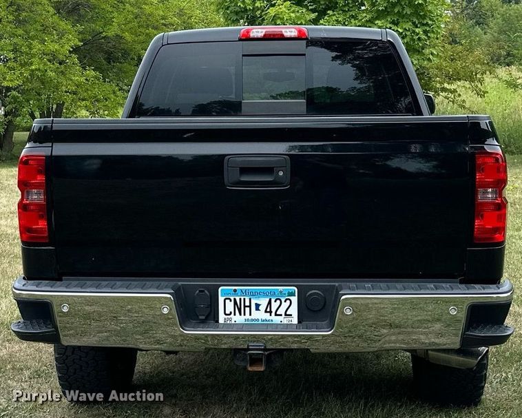 image for item MQ9338 2015 Chevrolet Silverado 1500  Crew Cab pickup truck