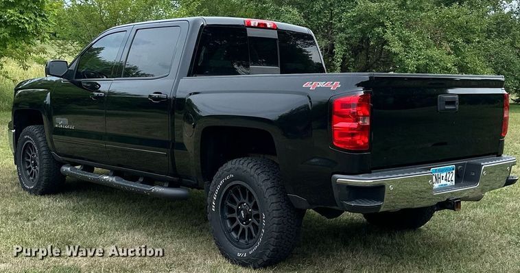 image for item MQ9338 2015 Chevrolet Silverado 1500  Crew Cab pickup truck