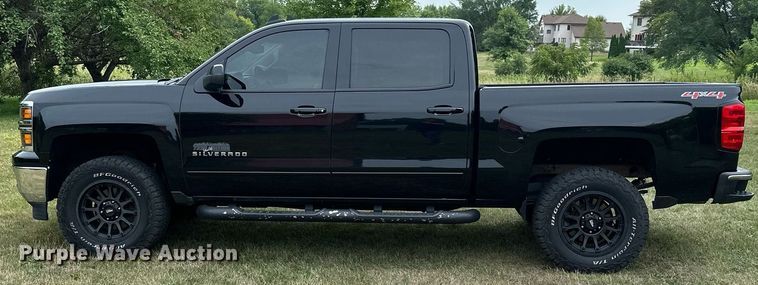image for item MQ9338 2015 Chevrolet Silverado 1500  Crew Cab pickup truck