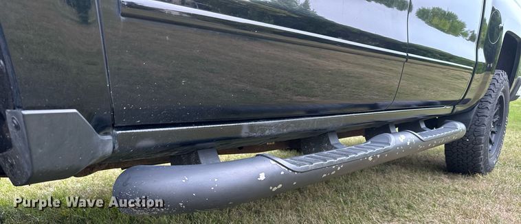 image for item MQ9338 2015 Chevrolet Silverado 1500  Crew Cab pickup truck