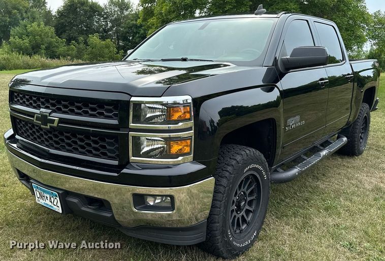 image for item MQ9338 2015 Chevrolet Silverado 1500  Crew Cab pickup truck