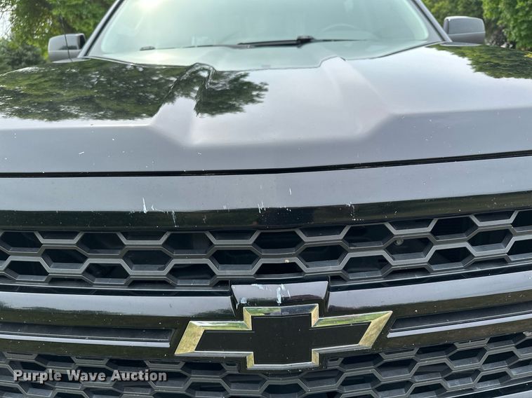 image for item MQ9338 2015 Chevrolet Silverado 1500  Crew Cab pickup truck