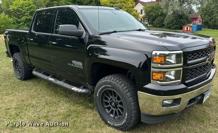 image for item MQ9338 2015 Chevrolet Silverado 1500  Crew Cab pickup truck