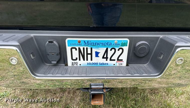 image for item MQ9338 2015 Chevrolet Silverado 1500  Crew Cab pickup truck