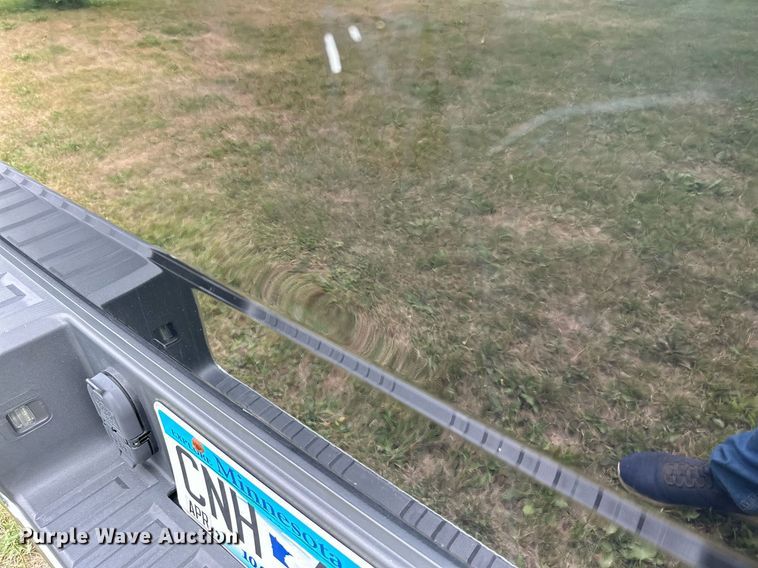 image for item MQ9338 2015 Chevrolet Silverado 1500  Crew Cab pickup truck