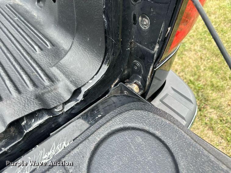 image for item MQ9338 2015 Chevrolet Silverado 1500  Crew Cab pickup truck