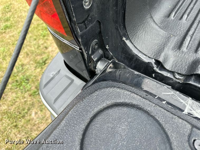 image for item MQ9338 2015 Chevrolet Silverado 1500  Crew Cab pickup truck