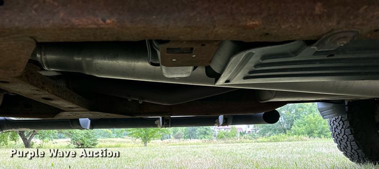 image for item MQ9338 2015 Chevrolet Silverado 1500  Crew Cab pickup truck