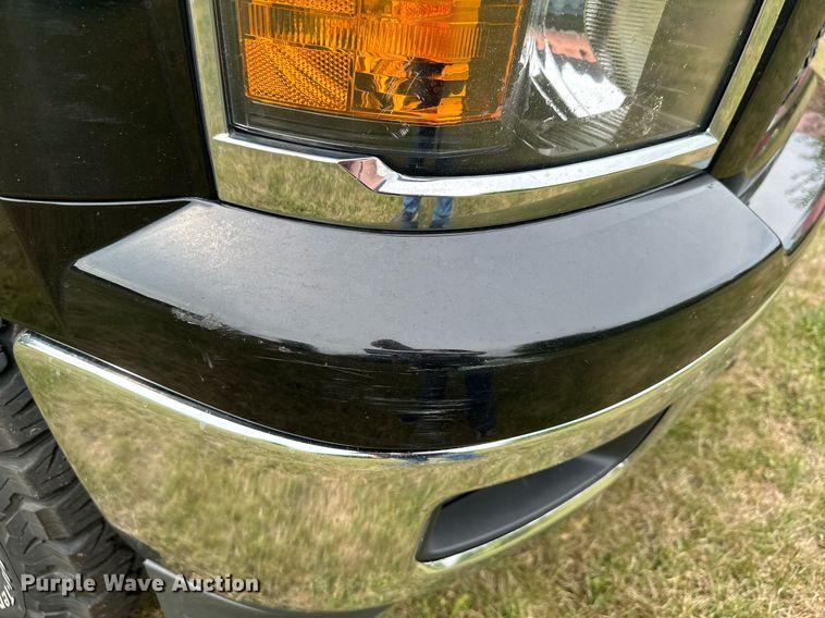 image for item MQ9338 2015 Chevrolet Silverado 1500  Crew Cab pickup truck