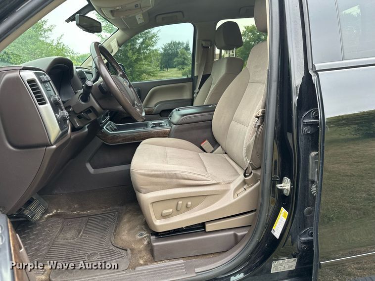 image for item MQ9338 2015 Chevrolet Silverado 1500  Crew Cab pickup truck