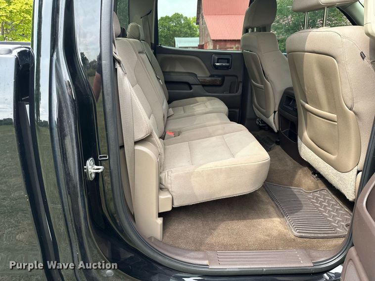 image for item MQ9338 2015 Chevrolet Silverado 1500  Crew Cab pickup truck