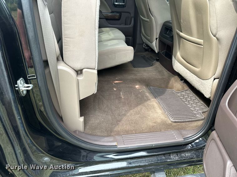 image for item MQ9338 2015 Chevrolet Silverado 1500  Crew Cab pickup truck