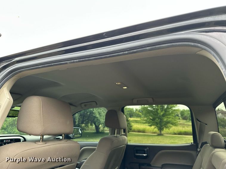 image for item MQ9338 2015 Chevrolet Silverado 1500  Crew Cab pickup truck