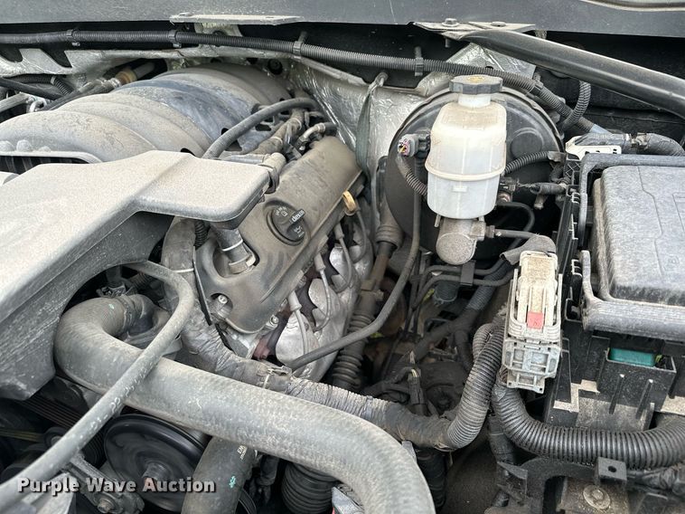 image for item MQ9338 2015 Chevrolet Silverado 1500  Crew Cab pickup truck