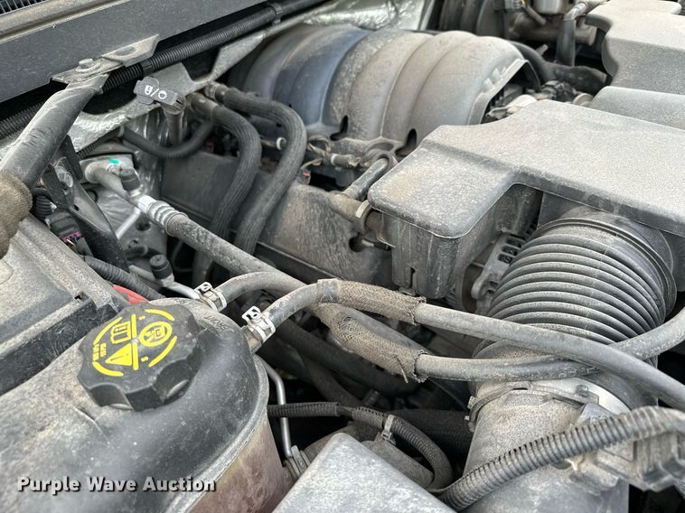 image for item MQ9338 2015 Chevrolet Silverado 1500  Crew Cab pickup truck