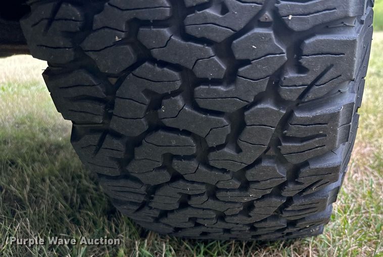 image for item MQ9338 2015 Chevrolet Silverado 1500  Crew Cab pickup truck