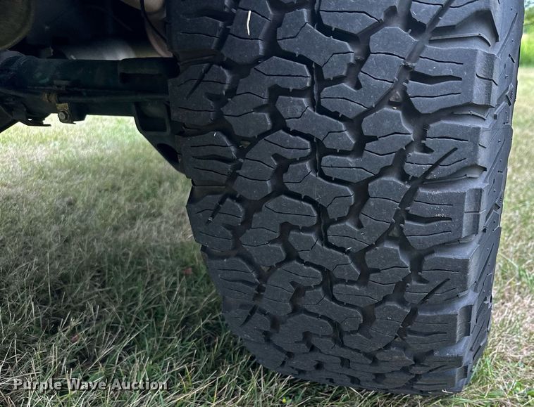 image for item MQ9338 2015 Chevrolet Silverado 1500  Crew Cab pickup truck