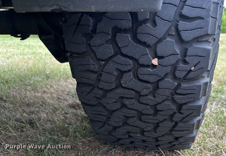 image for item MQ9338 2015 Chevrolet Silverado 1500  Crew Cab pickup truck