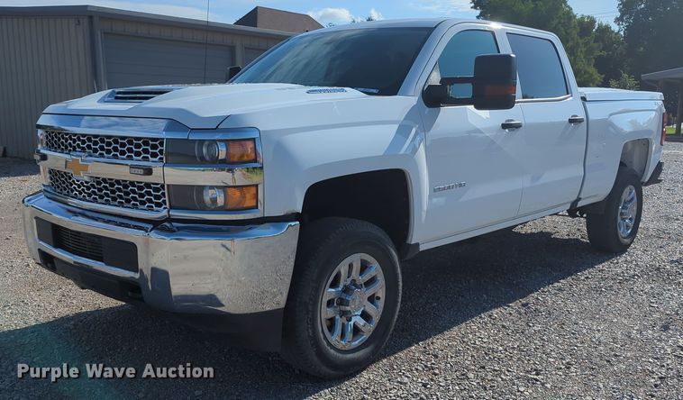 image for item MX9353 2019  Chevrolet Silverado 2500HD  Crew Cab pickup truck