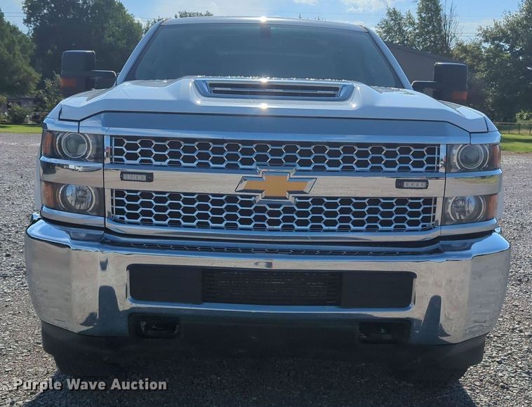 image for item MX9353 2019  Chevrolet Silverado 2500HD  Crew Cab pickup truck