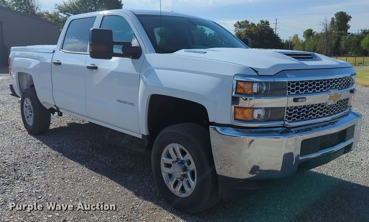 image for item MX9353 2019  Chevrolet Silverado 2500HD  Crew Cab pickup truck