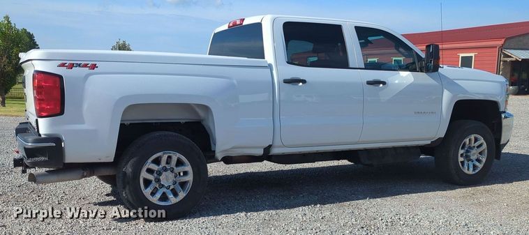 image for item MX9353 2019  Chevrolet Silverado 2500HD  Crew Cab pickup truck