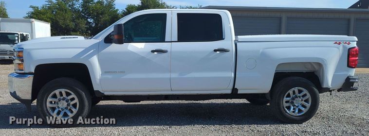 image for item MX9353 2019  Chevrolet Silverado 2500HD  Crew Cab pickup truck