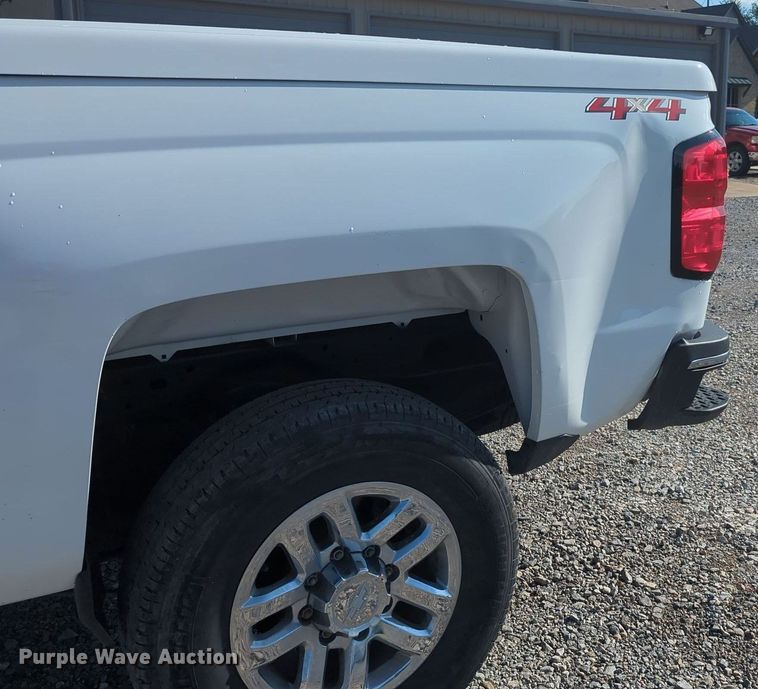 image for item MX9353 2019  Chevrolet Silverado 2500HD  Crew Cab pickup truck