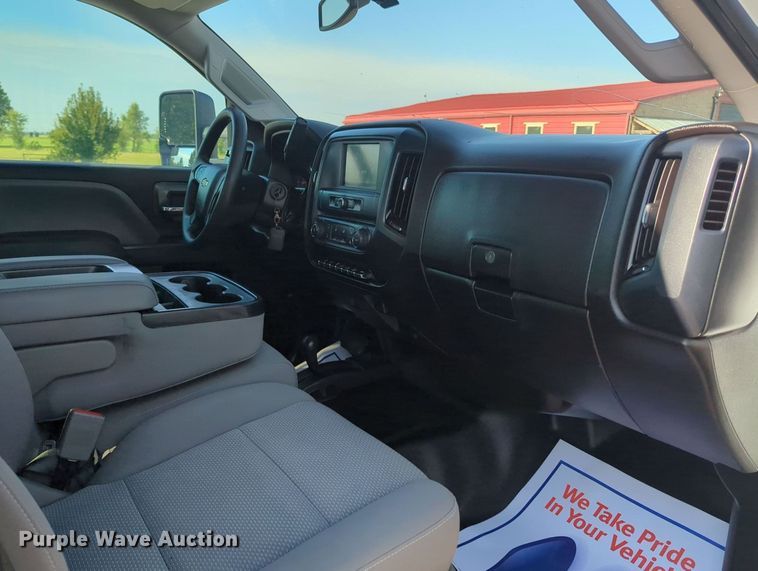 image for item MX9353 2019  Chevrolet Silverado 2500HD  Crew Cab pickup truck